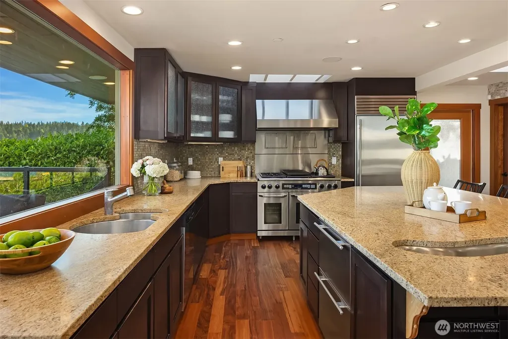 10929 SE Lake Road Bellevue WA 98004