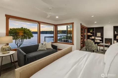 10929 SE Lake Road Bellevue WA 98004