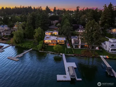 10929 SE Lake Road Bellevue WA 98004