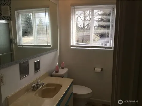 801 Pecks Drive Everett WA 98203