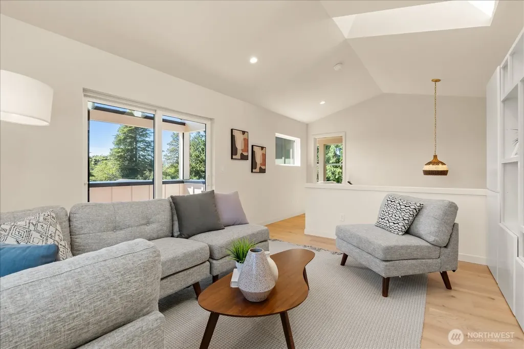 13702 37th Avenue NE Seattle WA 98125