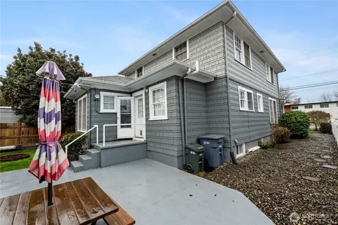 128 5th Avenue NW Puyallup WA 98371