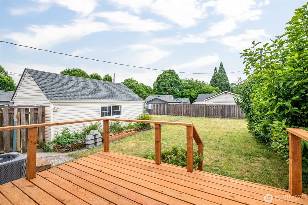 527 24th Avenue Longview WA 98632