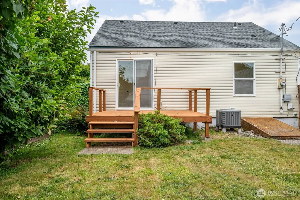 527 24th Avenue Longview WA 98632
