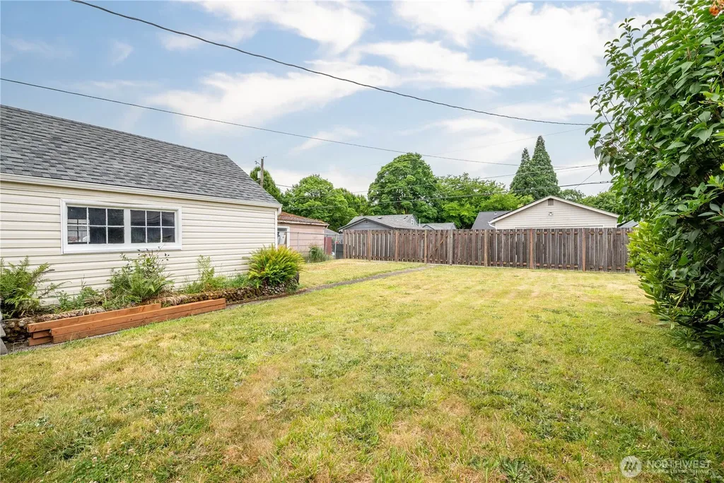 527 24th Avenue Longview WA 98632