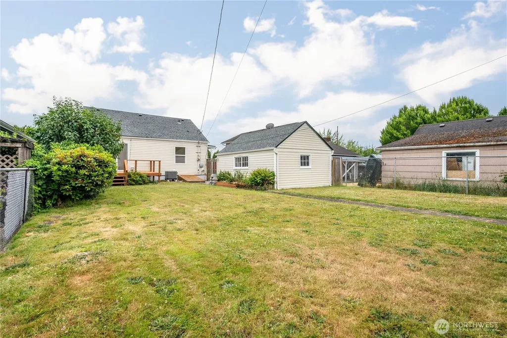 527 24th Avenue Longview WA 98632