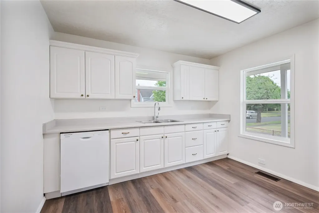 527 24th Avenue Longview WA 98632