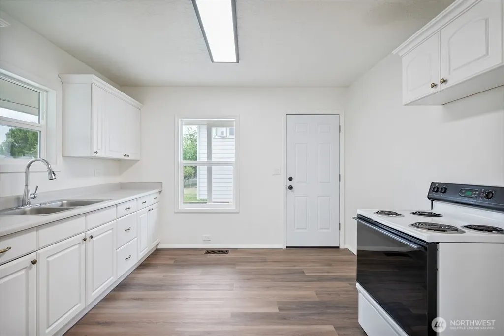 527 24th Avenue Longview WA 98632
