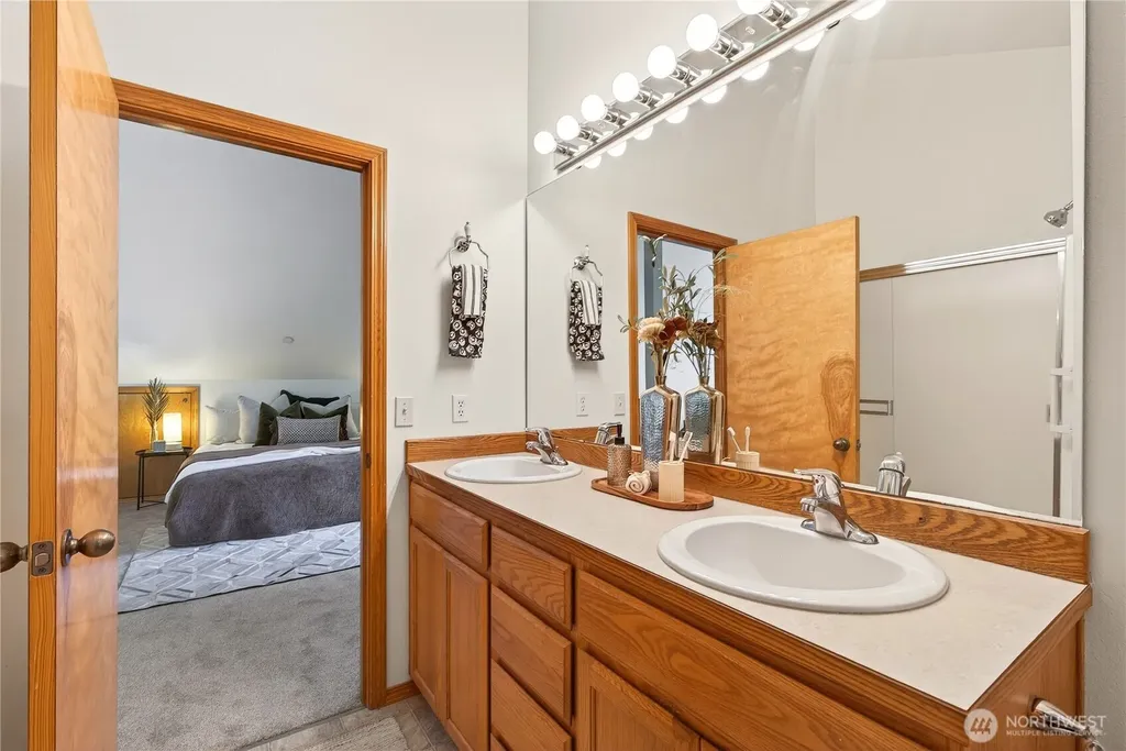 23933 SE 238th Street Maple Valley WA 98038