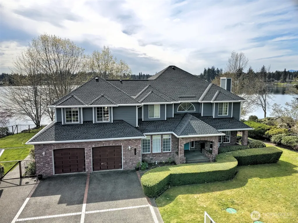 1860 E Island Lake Drive Shelton WA 98584