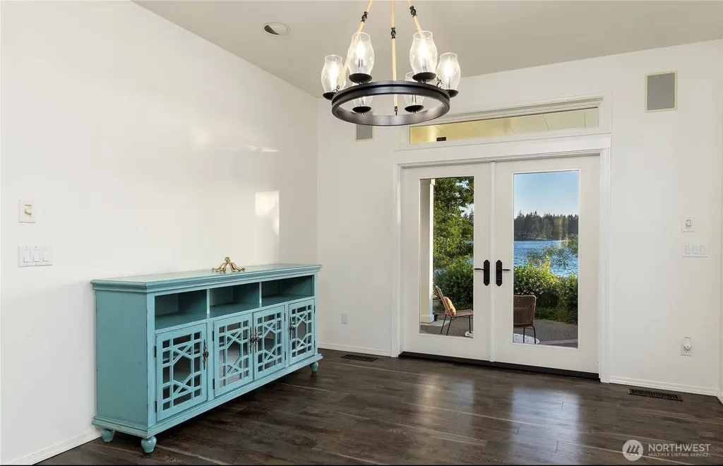 1860 E Island Lake Drive Shelton WA 98584