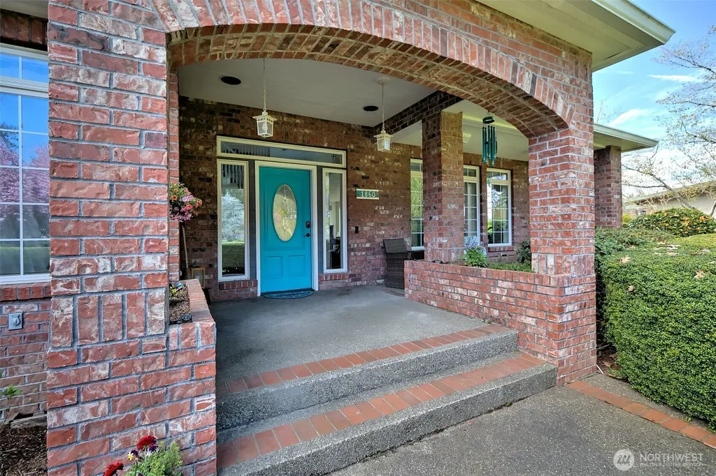 1860 E Island Lake Drive Shelton WA 98584