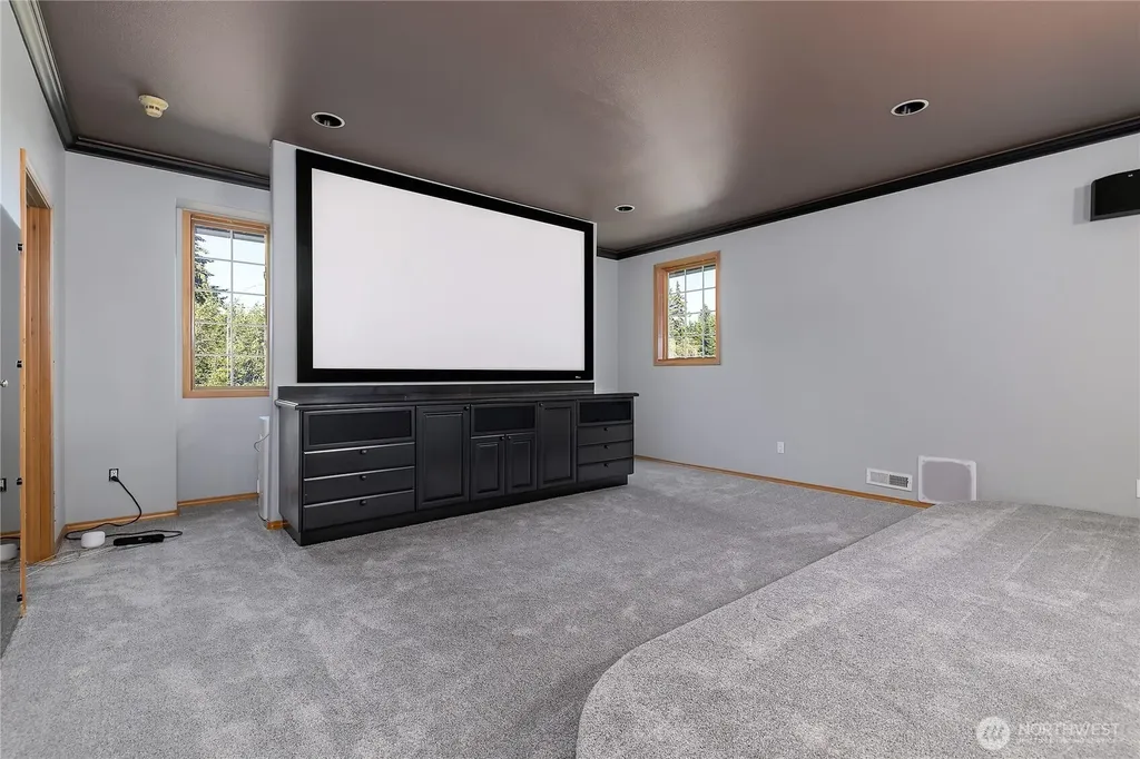 1860 E Island Lake Drive Shelton WA 98584