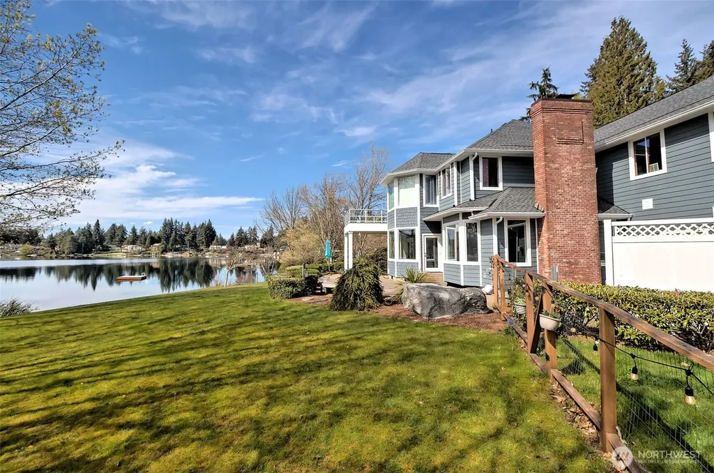 1860 E Island Lake Drive Shelton WA 98584