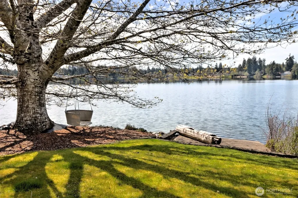 1860 E Island Lake Drive Shelton WA 98584