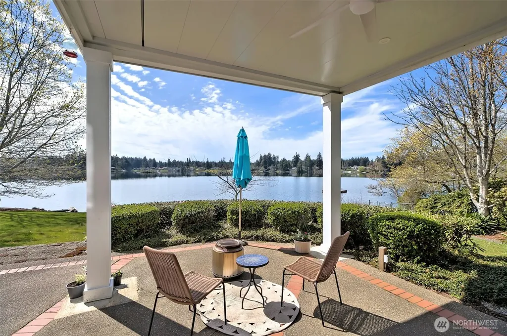 1860 E Island Lake Drive Shelton WA 98584