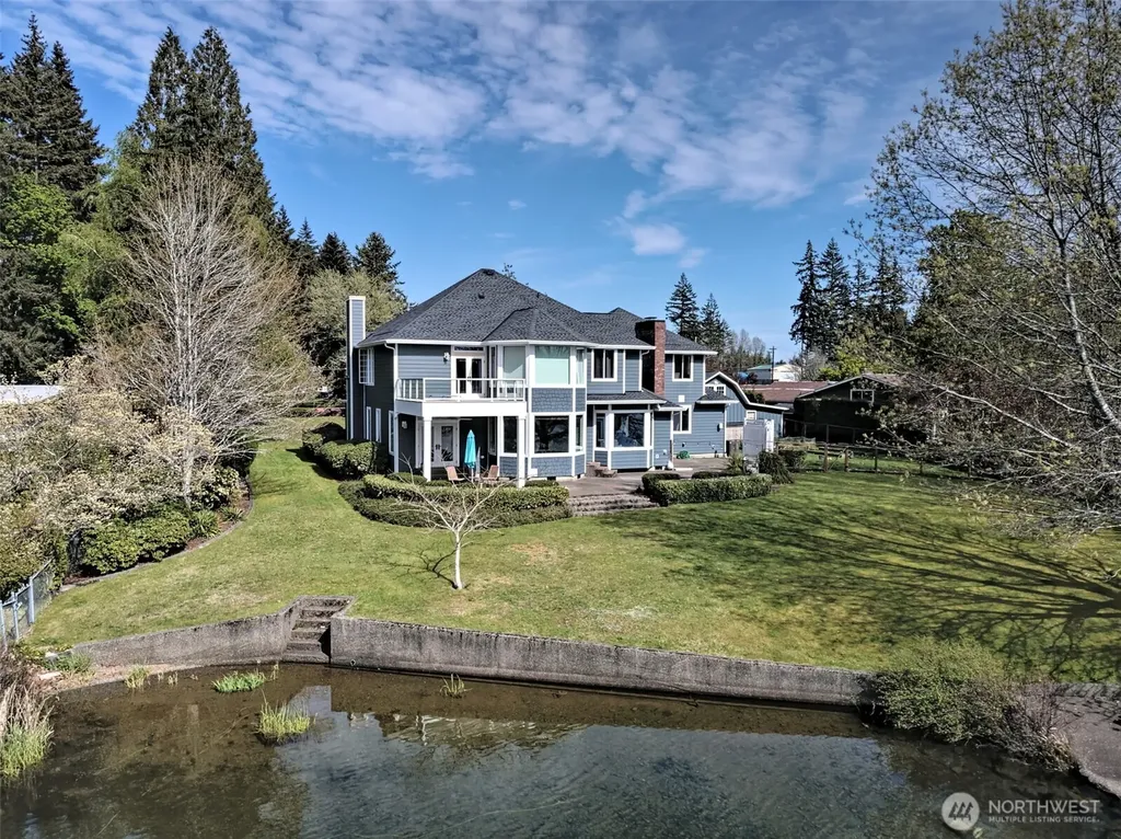 1860 E Island Lake Drive Shelton WA 98584