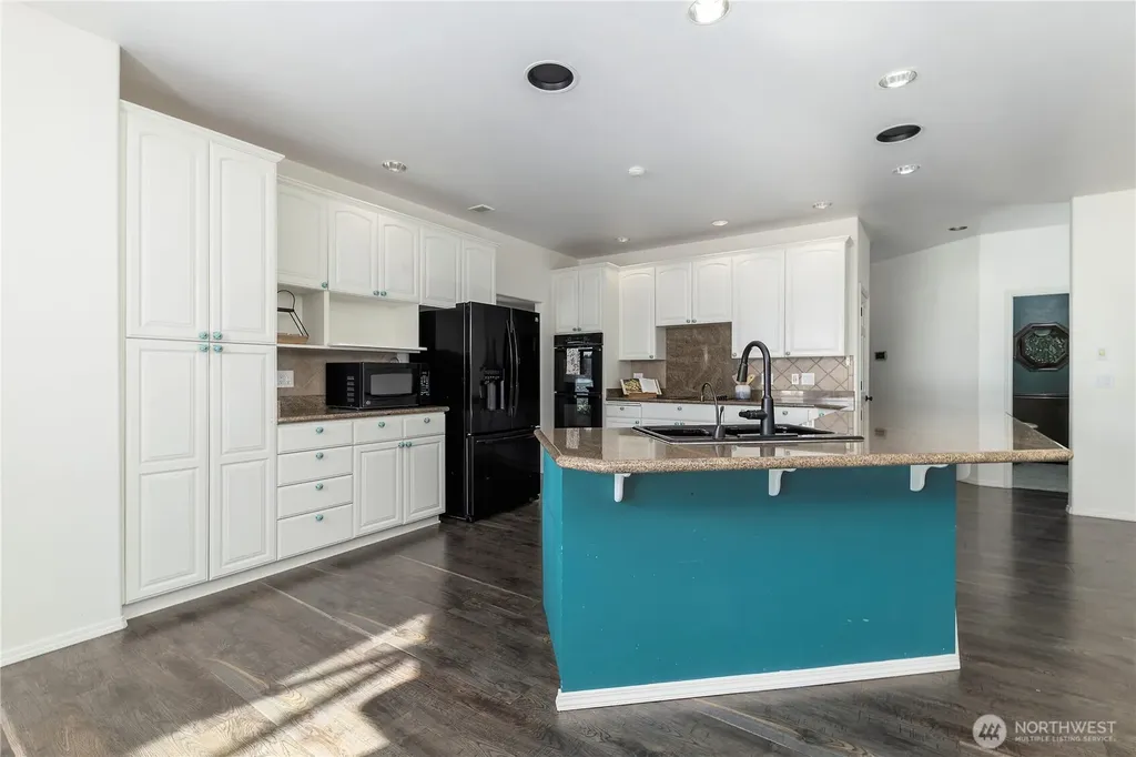 1860 E Island Lake Drive Shelton WA 98584
