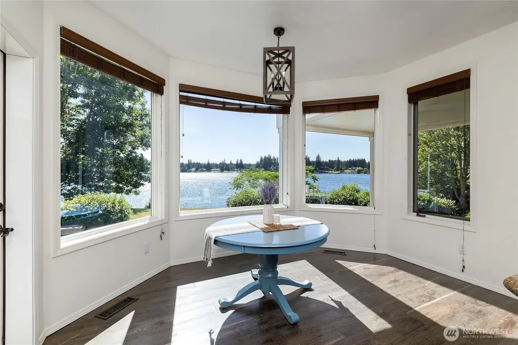 1860 E Island Lake Drive Shelton WA 98584