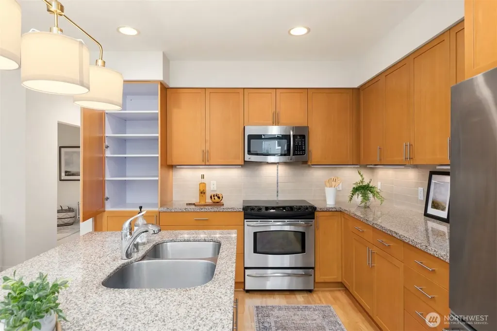 190 Harbor Square Loop NE Bainbridge Island WA 98110