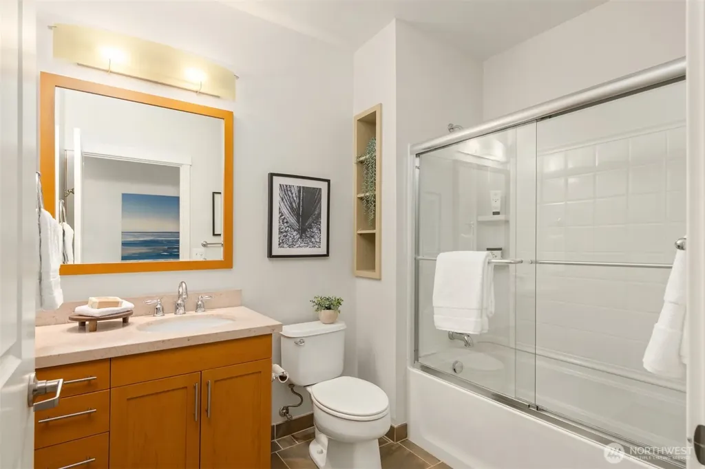 190 Harbor Square Loop NE Bainbridge Island WA 98110