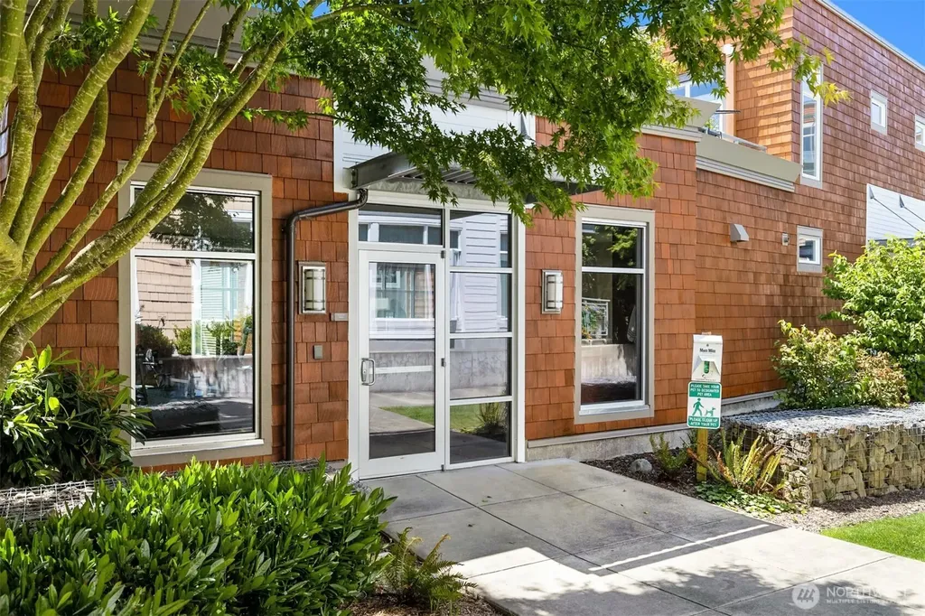 190 Harbor Square Loop NE Bainbridge Island WA 98110