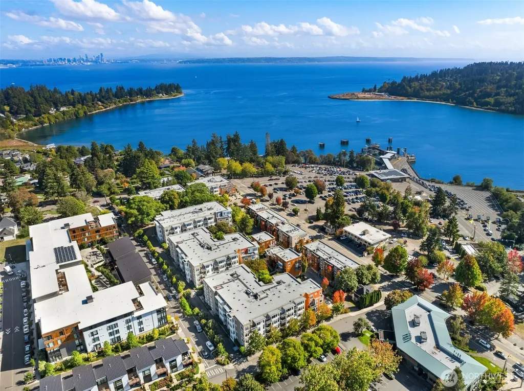 190 Harbor Square Loop NE Bainbridge Island WA 98110