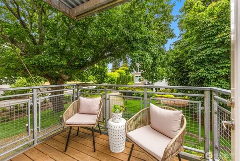 190 Harbor Square Loop NE Bainbridge Island WA 98110