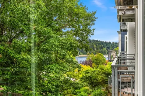190 Harbor Square Loop NE Bainbridge Island WA 98110