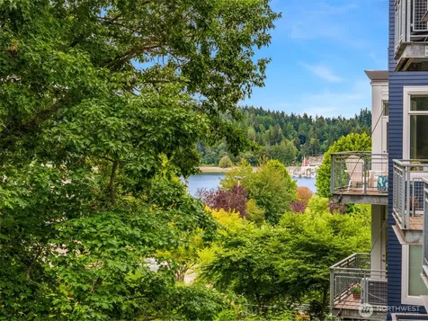 190 Harbor Square Loop NE Bainbridge Island WA 98110