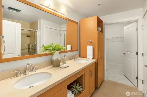 190 Harbor Square Loop NE Bainbridge Island WA 98110