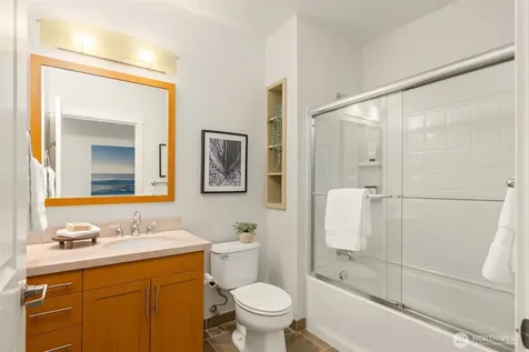 190 Harbor Square Loop NE Bainbridge Island WA 98110
