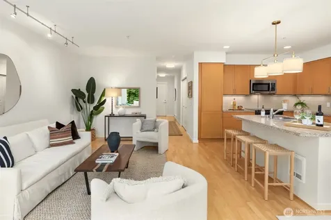 190 Harbor Square Loop NE Bainbridge Island WA 98110