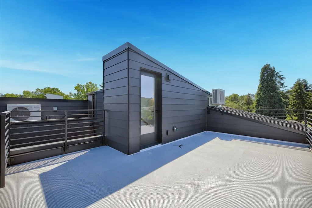 4107 25th Avenue SW Seattle WA 98106