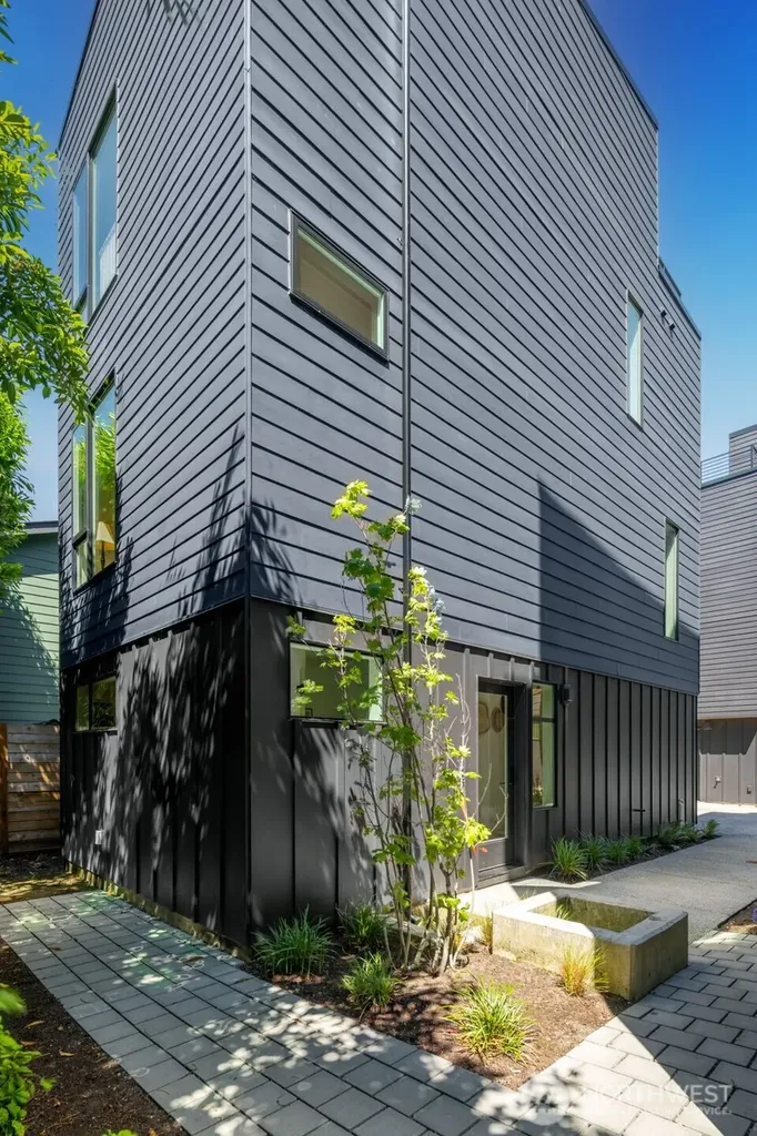 4107 25th Avenue SW Seattle WA 98106