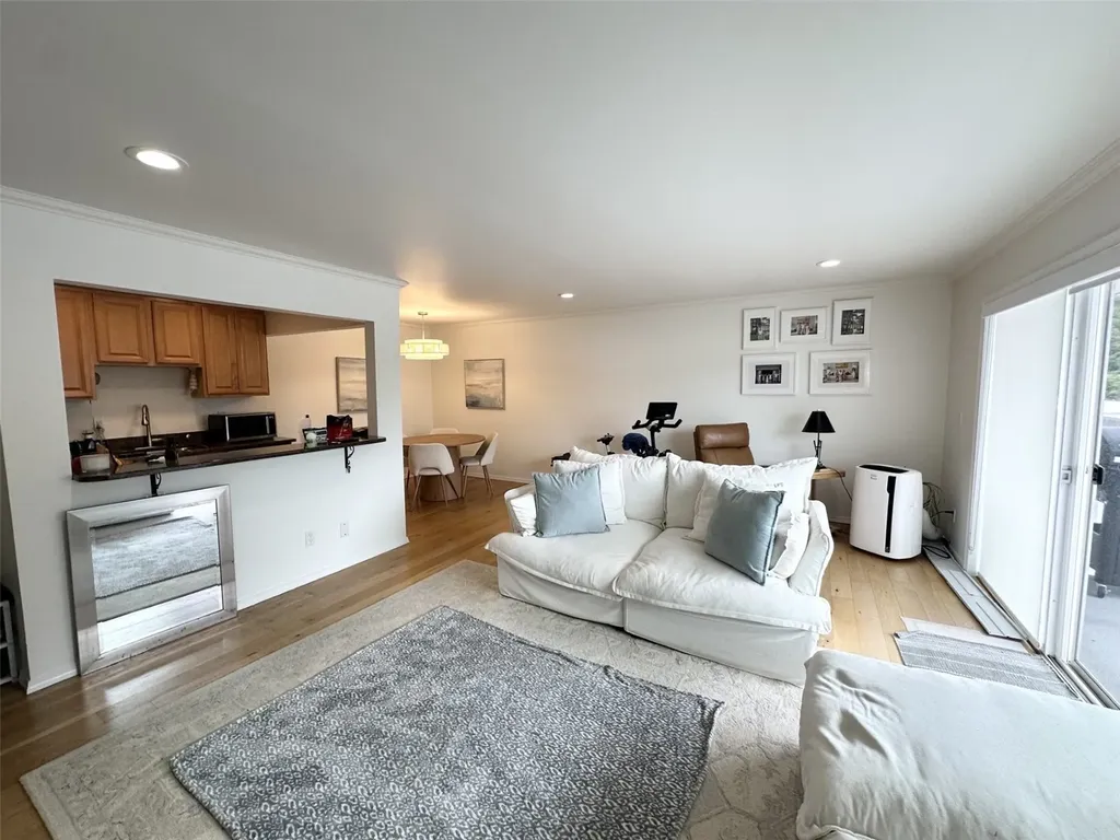5021 Ripley Lane N Renton WA 98056