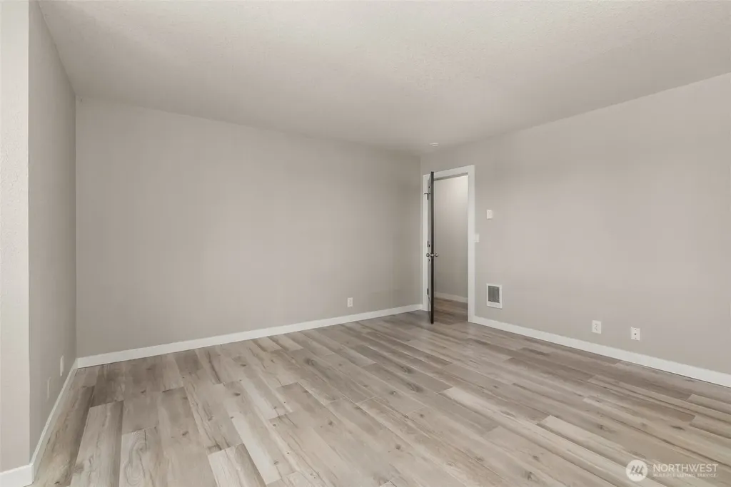4840 N Island Drive E Bonney Lake WA 98391
