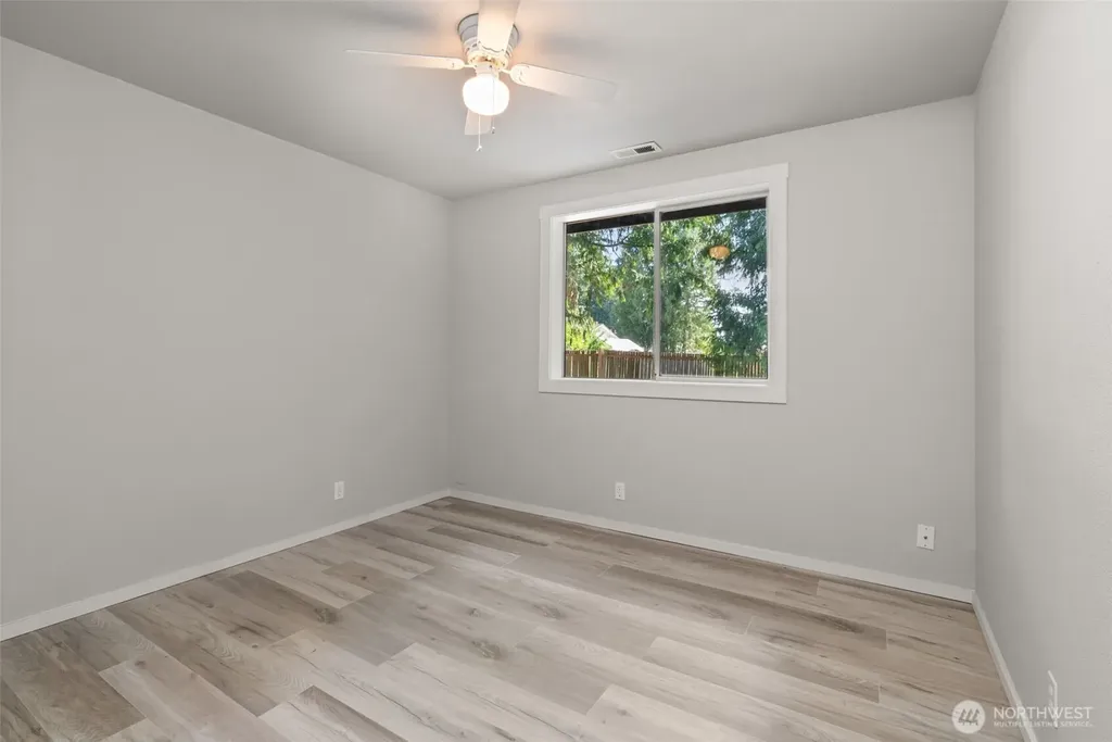 4840 N Island Drive E Bonney Lake WA 98391