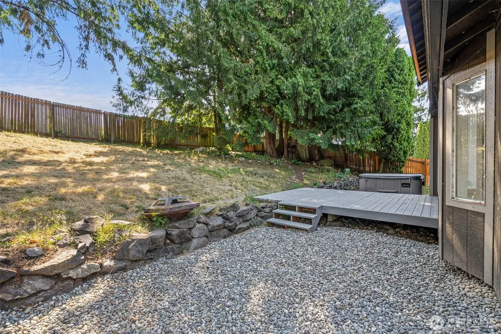 4840 N Island Drive E Bonney Lake WA 98391