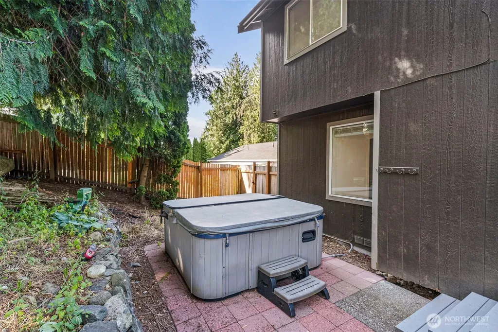 4840 N Island Drive E Bonney Lake WA 98391