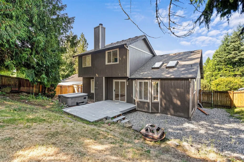 4840 N Island Drive E Bonney Lake WA 98391