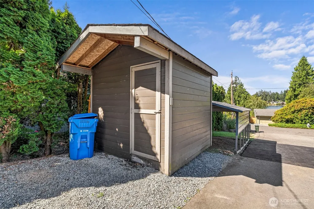 4840 N Island Drive E Bonney Lake WA 98391