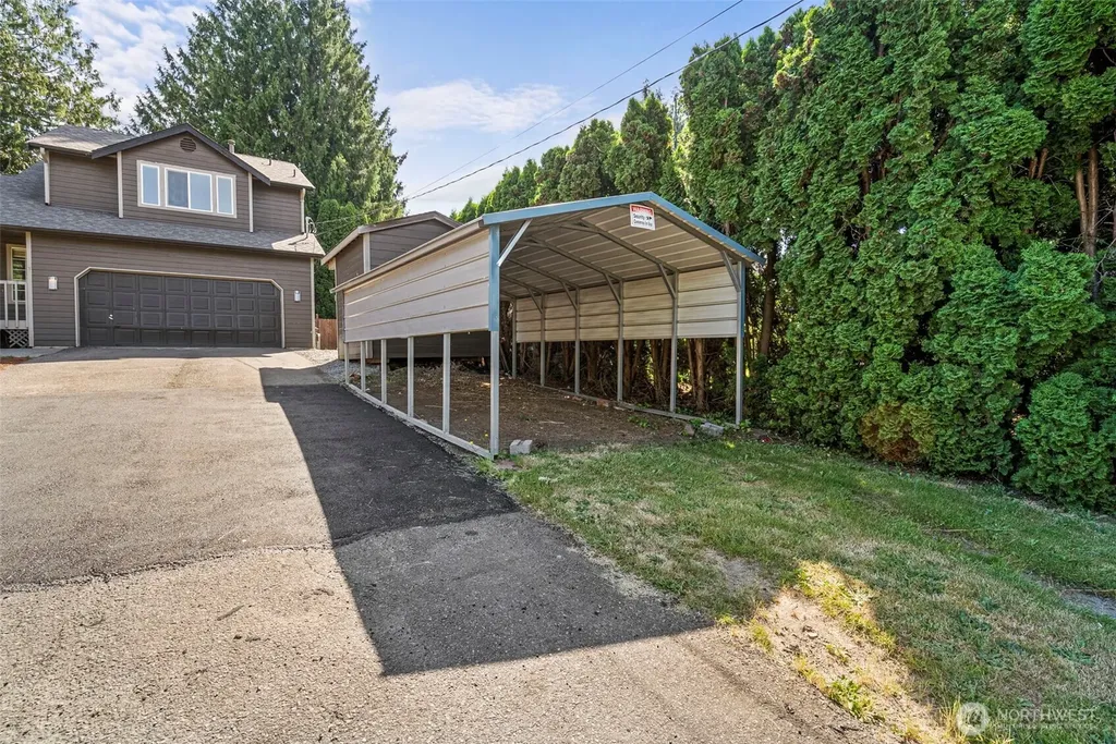 4840 N Island Drive E Bonney Lake WA 98391