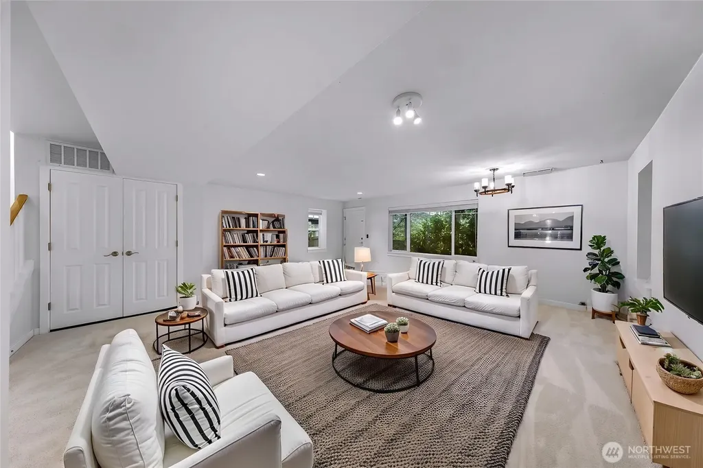 1757 9th Court NE Issaquah WA 98029
