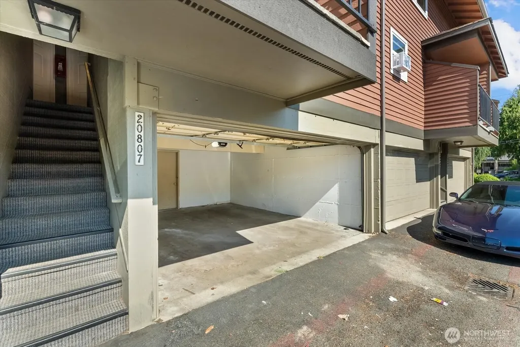 10925 SE 208th Street Kent WA 98031