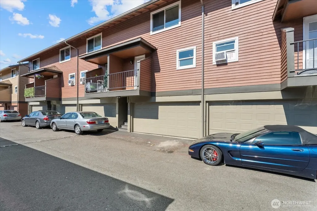 10925 SE 208th Street Kent WA 98031