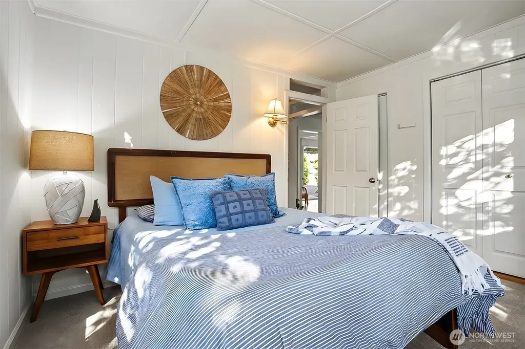 8011 SE 57th Street Mercer Island WA 98040