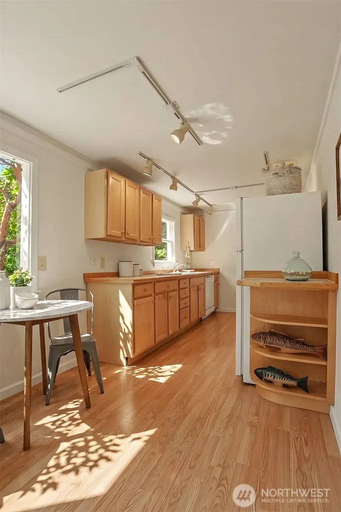 8011 SE 57th Street Mercer Island WA 98040