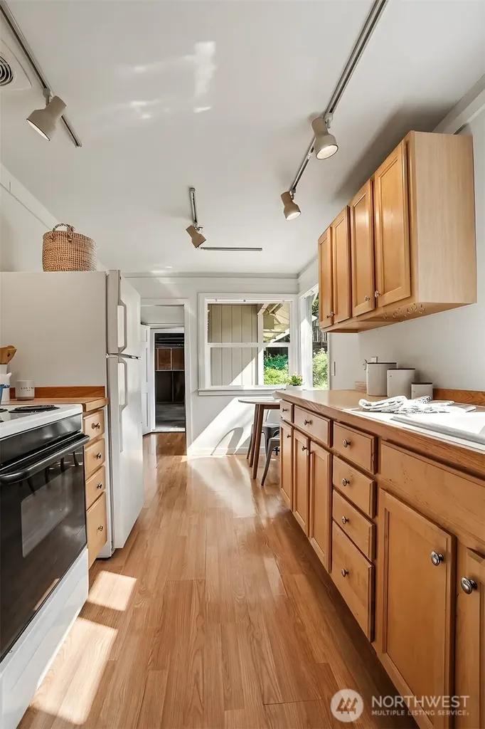 8011 SE 57th Street Mercer Island WA 98040