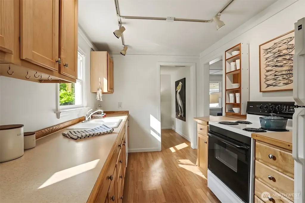 8011 SE 57th Street Mercer Island WA 98040